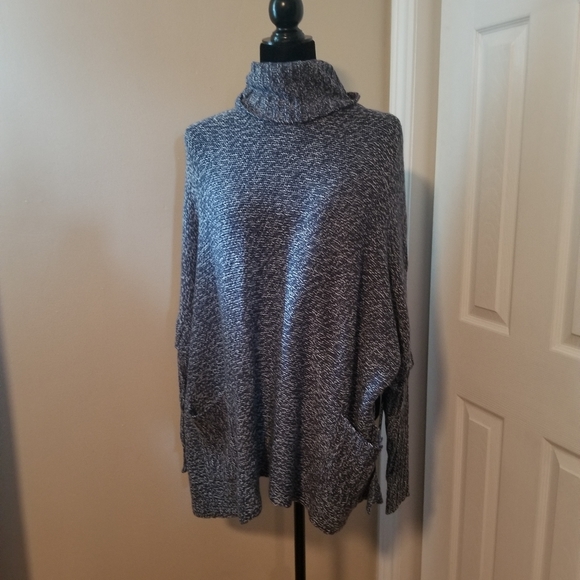 XS Brand New Design Lab Sweater - Picture 1 of 6